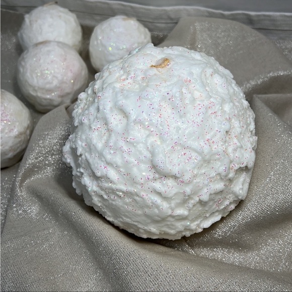 PARTYLITE Vintage 6’’ glitter snow ball